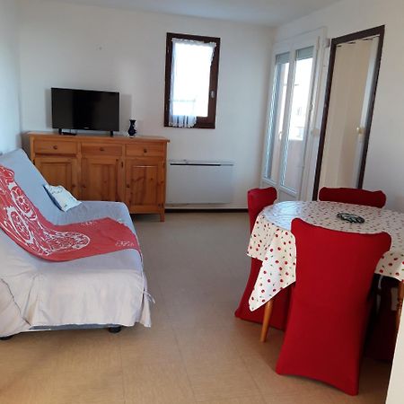 Appt 2 Ou 4 Personnes Avec Piscine, Tennis Et Parking Prive Fleury  Exterior photo