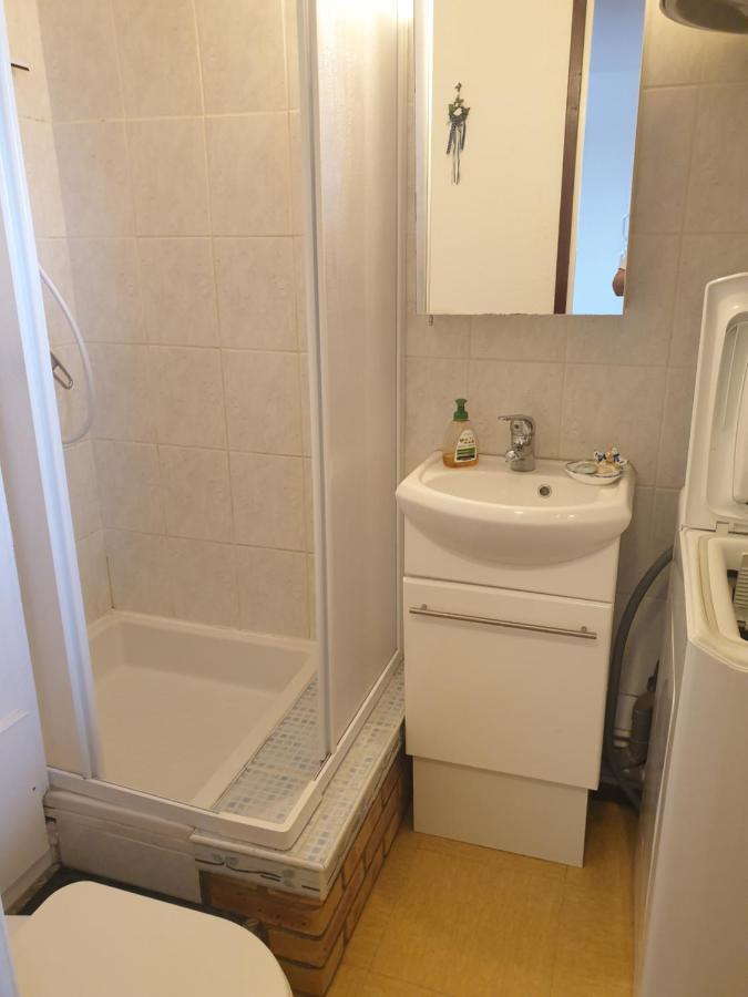 Appt 2 Ou 4 Personnes Avec Piscine, Tennis Et Parking Prive Fleury  Exterior photo