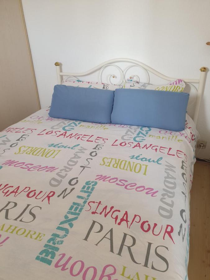 Appt 2 Ou 4 Personnes Avec Piscine, Tennis Et Parking Prive Fleury  Exterior photo