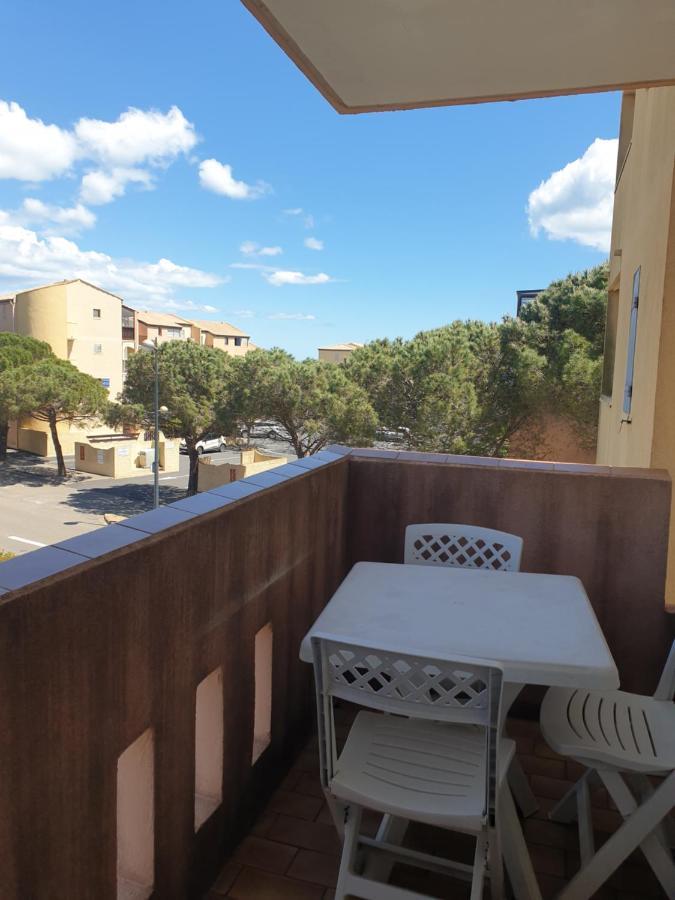 Appt 2 Ou 4 Personnes Avec Piscine, Tennis Et Parking Prive Fleury  Exterior photo